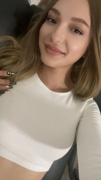 Gwennnyxxo, 38, United States