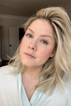 Erka, 39, United Kingdom