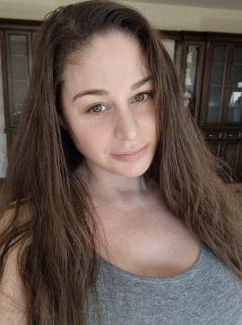 Dorra Anita, 40, United States