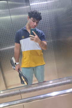 Sam, 19, United Arab Emirates