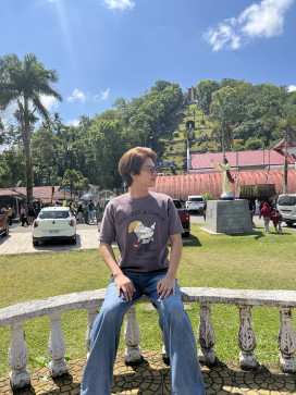 Pau Ample, 27, Philippines