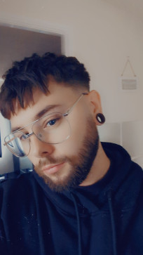 Pigeon Slurry, 26, United Kingdom