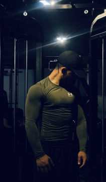 Khamess, 22, Tunisia