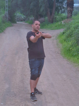 Hcen Larmi, 34, Algeria