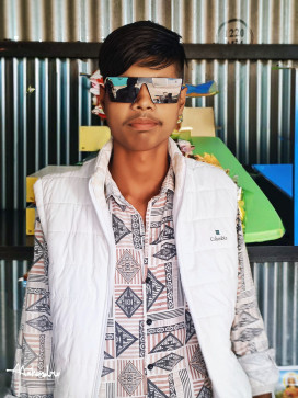 Mahendra Singh, 18, India