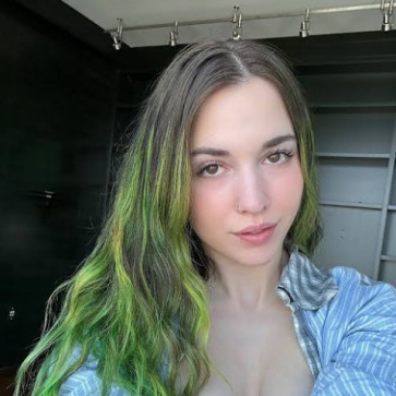 Rose Williams, 34, Austria