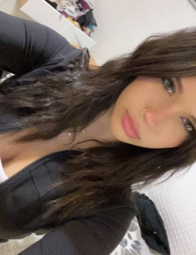 Cassie, 18, Italy
