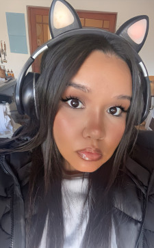 Nina, 25, South Africa