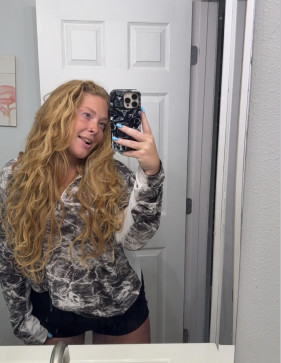 Laura Mary, 32, United States