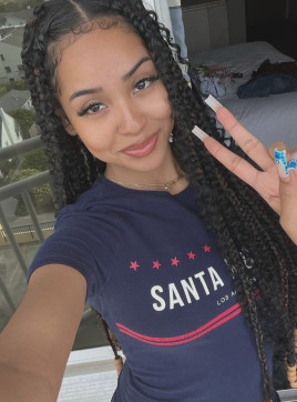 Eliana Cruzzy, 21, India