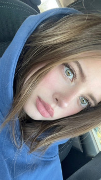 Dina Gigi, 19, Algeria