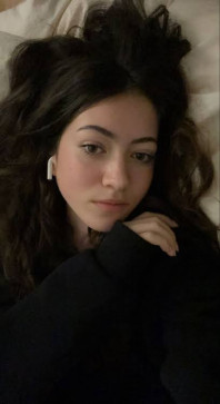 Liz, 18, United States