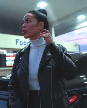 Suzantee, 35, United States