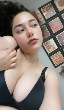 Scarlet, 23, United States