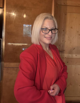 Brenda, 39, United States