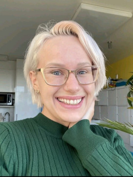 Isabella, 45, United States