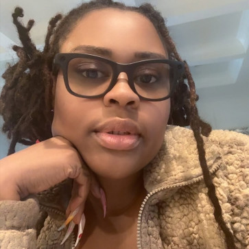 Sarah, 28, Italy
