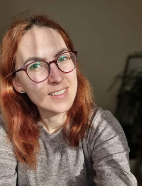 Pearl, 42, United Kingdom