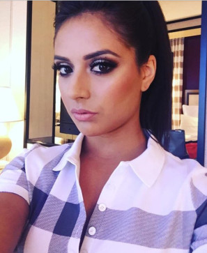 Knoll Beverly, 27, United Kingdom