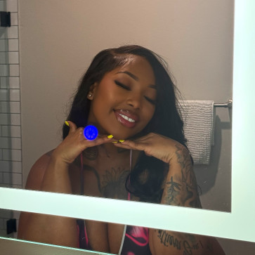 Maya Davis, 27, United States