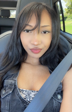 Laura, 30, United States