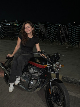 Saniya, 18, India