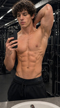 Chris, 30, South Korea