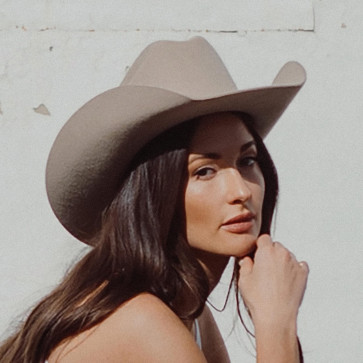 Kacey, 37, United States