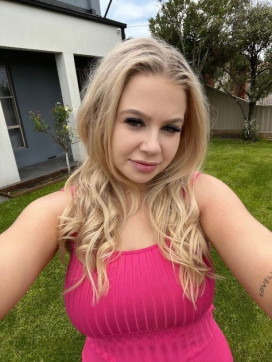 Ella Kent, 27, United States