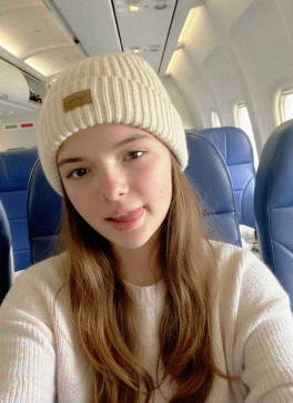 Kissmeagain, 18, United States