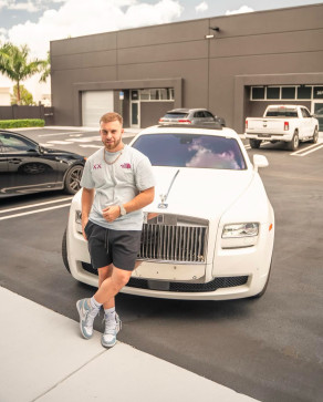 John, 27, United States