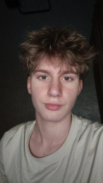 Matei, 24, Romania