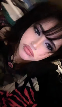 Kira, 18, United Kingdom