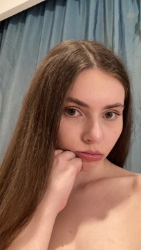 Issy Lou, 23, United Kingdom