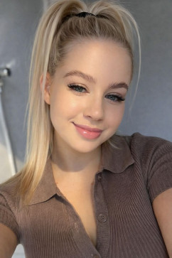 Ela Williams, 28, United Kingdom