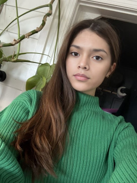 Gloria, 22, Australia