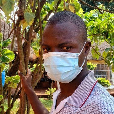 Edrine, 22, Uganda