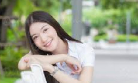 Anna, 19, United Arab Emirates