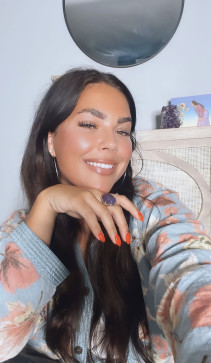 Helen Anderson, 26, United States