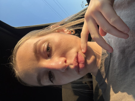 Giana, 18, Australia