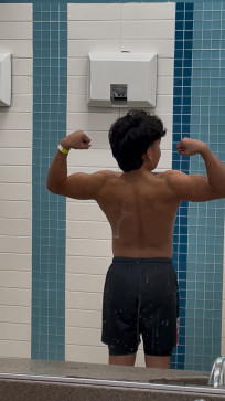 James, 18, Canada
