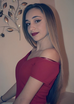 Tina, 22, United Kingdom