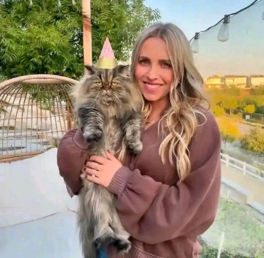 Paige Mary, 31, United States