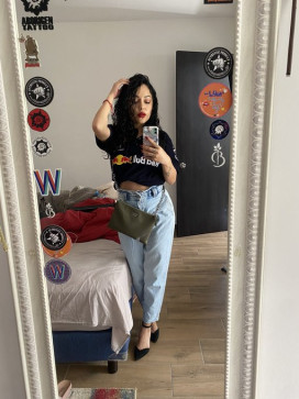Mia, 34, United States