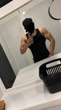Elias, 18, United Kingdom