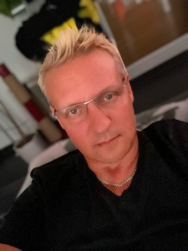 WV, 44, Luxembourg