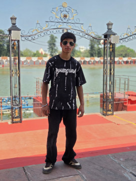Ritu Kapoor, 18, India
