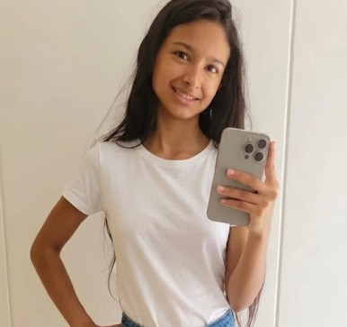 Luna, 18, Brazil