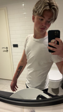 Orn, 18, Iceland