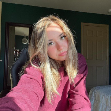 Emma, 25, United States